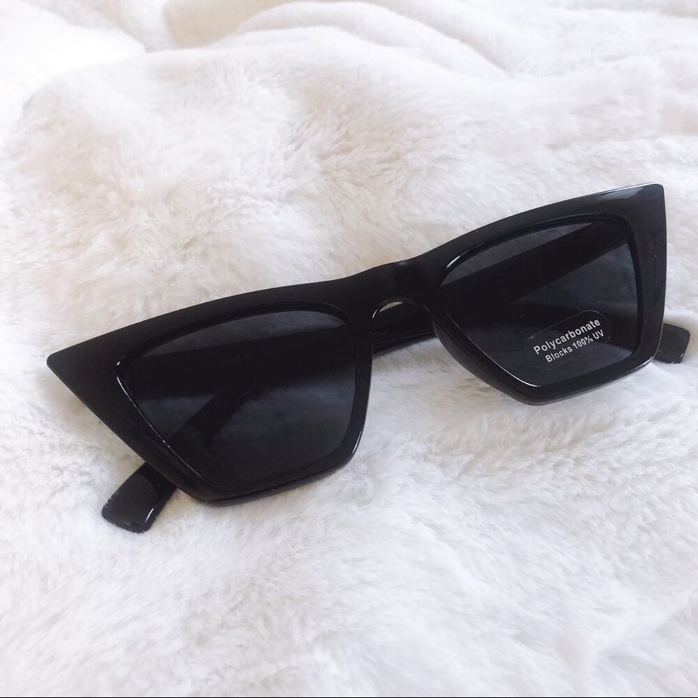Kendra Black Full Rim Pointed Fashion Sunglasses - Picture 2 of 9